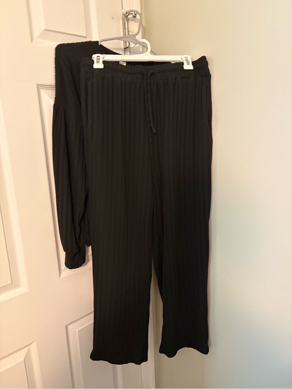 Women’s Black Ribbed Lounge set - Picture 3 of 3